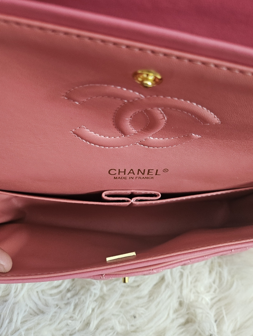 Pink Quilted Purse - Picture 3 of 4